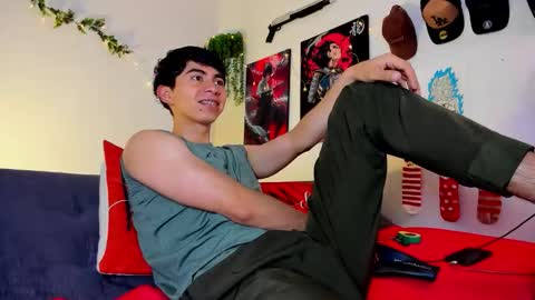 andy_guez_11 online show from December 1, 10:18 am