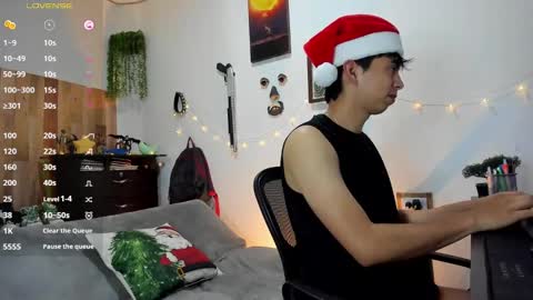 Snapshot of andy_guez_11 chatting on December 22, 10:17 am andy_guez_11 online show from December 22, 10:17 am
