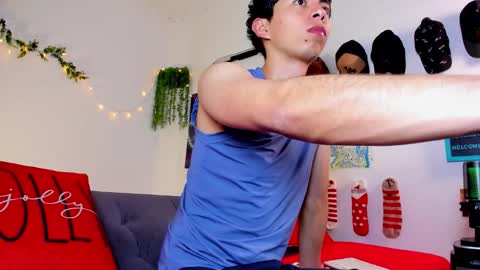 andy_guez_11 online show from November 30, 10:17 am