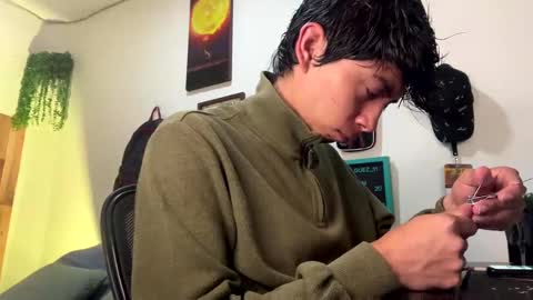 Snapshot of andy_guez_11 chatting on March 7, 10:13 am andy_guez_11 online show from March 7, 10:13 am