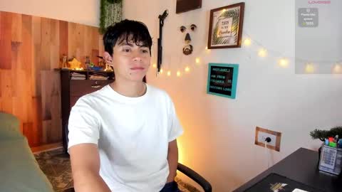 Snapshot of andy_guez_11 chatting on January 18, 10:06 am andy_guez_11 online show from January 18, 10:06 am