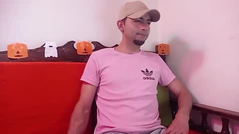 andy_magic_ online show from October 27, 12:24 am