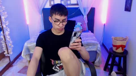 Andy online show from April 19, 4:01 am