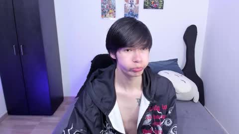 Snapshot of andy_twiink chatting on February 16, 8:33 pm twx Andy twink3 online show from February 16, 8:33 pm