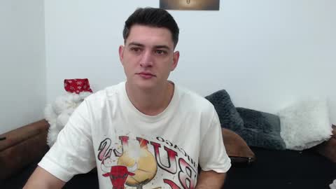 Snapshot of andyfame1 chatting on December 25, 7:24 am Andy Fame online show from December 25, 7:24 am