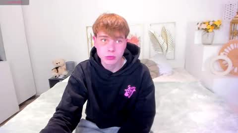 Snapshot of andyjey_ chatting on October 16, 7:22 pm Mandy and Andy online show from October 16, 7:22 pm