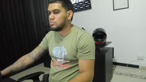 angel__tattoo online show from April 29, 11:44 pm