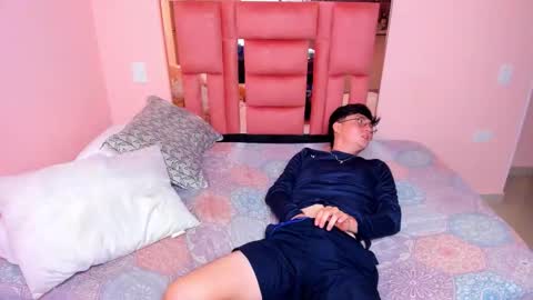 Angel and Jeff online show from December 4, 8:27 pm