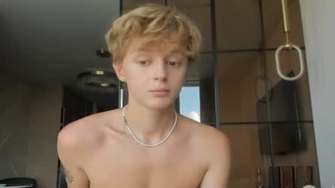 angel_andreww online show from June 10, 12:07 pm