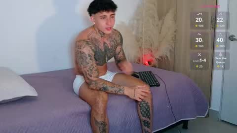 Snapshot of angel_boy01 chatting on September 21, 10:32 pm angel_boy01 online show from September 21, 10:32 pm