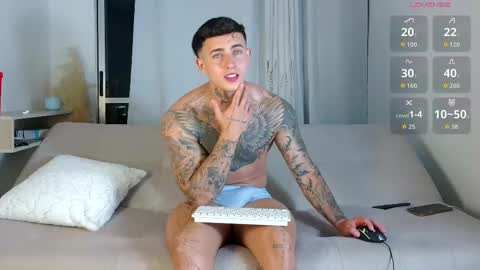 angel_boy01 online show from April 26, 1:36 am