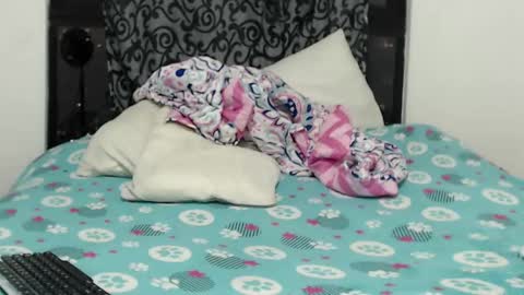 Snapshot of angel_boy01 chatting on March 2, 3:24 am angel_boy01 online show from March 2, 3:24 am