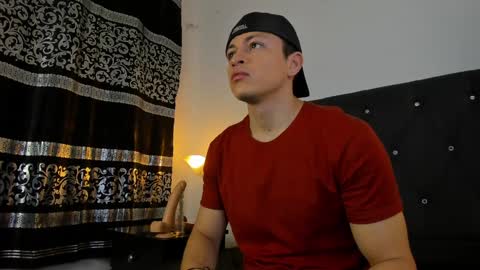 Snapshot of angel_cuervo chatting on January 16, 12:31 pm Angel Cuervo online show from January 16, 12:31 pm