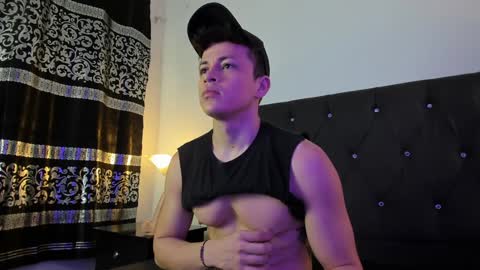 Snapshot of angel_cuervo chatting on January 10, 12:36 pm Angel Cuervo online show from January 10, 12:36 pm