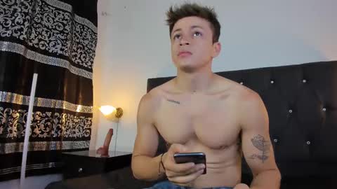 Snapshot of angel_cuervo chatting on February 21, 12:39 pm Angel Cuervo online show from February 21, 12:39 pm