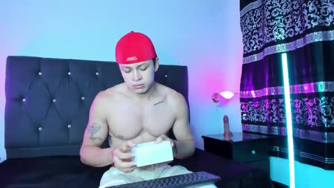 Snapshot of angel_cuervo chatting on March 7, 12:34 pm Angel Cuervo online show from March 7, 12:34 pm