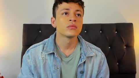Snapshot of angel_cuervo chatting on January 12, 1:16 pm Angel Cuervo online show from January 12, 1:16 pm