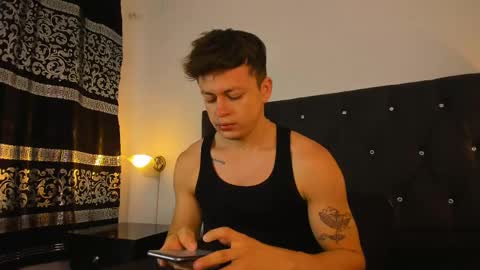 Snapshot of angel_cuervo chatting on February 11, 12:48 pm Angel Cuervo online show from February 11, 12:48 pm