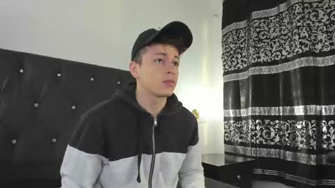 Snapshot of angel_cuervo chatting on January 7, 12:27 pm Angel Cuervo online show from January 7, 12:27 pm