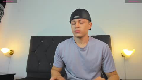 Snapshot of angel_cuervo chatting on February 5, 12:38 pm Angel Cuervo online show from February 5, 12:38 pm
