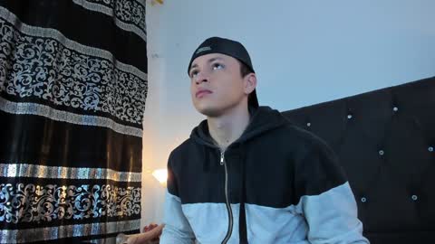 Snapshot of angel_cuervo chatting on January 18, 12:36 pm Angel Cuervo online show from January 18, 12:36 pm