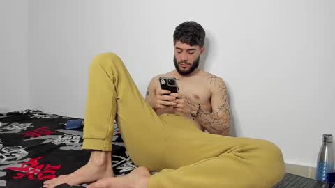 Snapshot of angel_damons_ chatting on February 25, 2:00 pm Angel Damons online show from February 25, 2:00 pm
