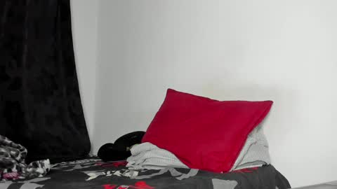 Snapshot of angel_damons_ chatting on December 12, 7:48 pm Angel Damons online show from December 12, 7:48 pm