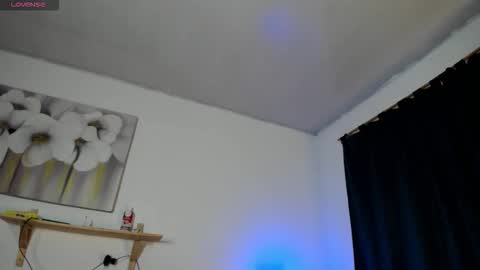 Snapshot of angel_hasss chatting on September 26, 3:37 am Angel of your dreams online show from September 26, 3:37 am