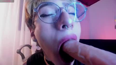 Snapshot of angel_of_lust_ chatting on September 27, 4:43 am Angel online show from September 27, 4:43 am