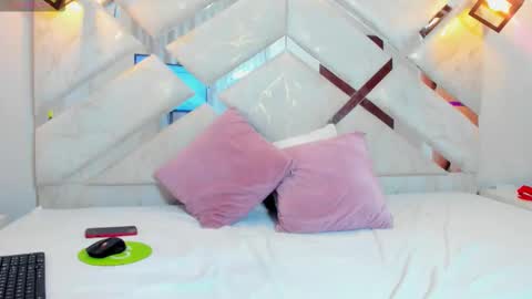 angel_sanzz online show from February 17, 12:59 pm