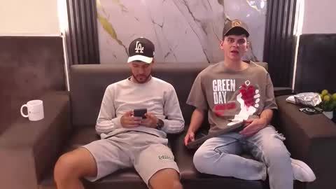 angel_villareal_ online show from March 17, 5:54 am