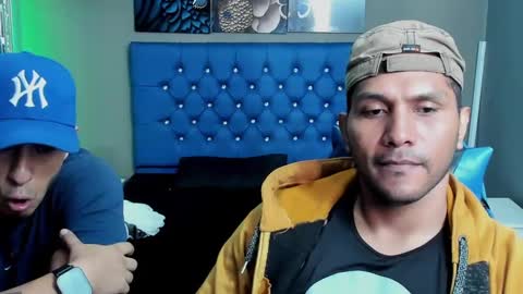 Snapshot of angelandchris chatting on September 23, 12:37 pm Angel And Cris online show from September 23, 12:37 pm