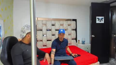 Snapshot of angelandchris chatting on September 10, 12:15 pm Angel And Cris online show from September 10, 12:15 pm