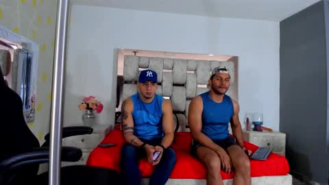 Snapshot of angelandchris chatting on September 16, 12:28 pm Angel And Cris online show from September 16, 12:28 pm