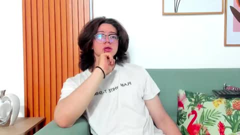 Snapshot of angelbennet_ chatting on December 12, 3:54 am Angel Bennet online show from December 12, 3:54 am