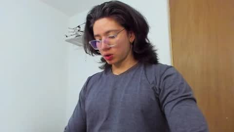 Snapshot of angelbennet_ chatting on February 19, 2:55 am Angel Bennet online show from February 19, 2:55 am