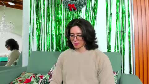 Snapshot of angelbennet_ chatting on December 20, 3:47 am Angel Bennet online show from December 20, 3:47 am