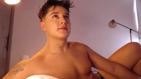 Angel online show from November 30, 7:27 pm