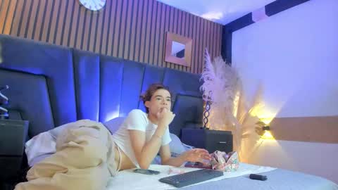 Angel Doll online show from February 9, 1:43 am