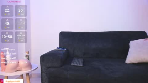 Snapshot of angelgarcia_2 chatting on October 6, 8:13 pm Angel online show from October 6, 8:13 pm