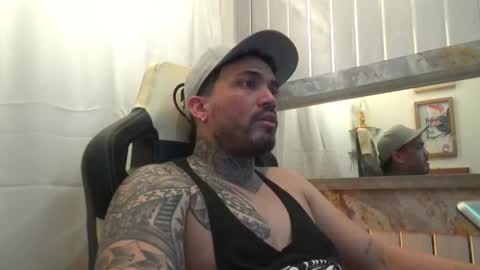 angellatino0 online show from October 4, 6:51 am