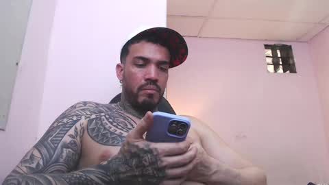 Snapshot of angellatino0 chatting on December 22, 5:56 am angellatino0 online show from December 22, 5:56 am