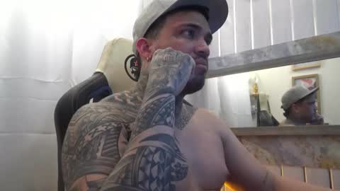 Snapshot of angellatino0 chatting on October 19, 7:11 am angellatino0 online show from October 19, 7:11 am