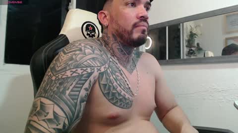 Snapshot of angellatino0 chatting on December 20, 3:47 am angellatino0 online show from December 20, 3:47 am