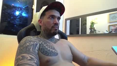 Snapshot of angellatino0 chatting on January 12, 11:36 pm angellatino0 online show from January 12, 11:36 pm