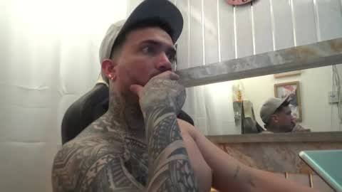 Snapshot of angellatino0 chatting on October 29, 6:38 am angellatino0 online show from October 29, 6:38 am