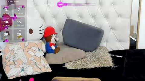 Snapshot of angellatino0 chatting on March 3, 2:11 am angellatino0 online show from March 3, 2:11 am