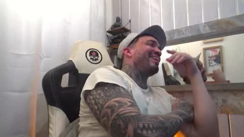 Snapshot of angellatino0 chatting on October 16, 7:16 am angellatino0 online show from October 16, 7:16 am