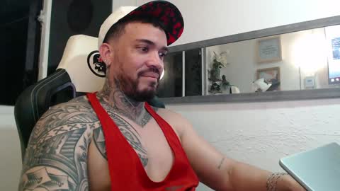 Snapshot of angellatino0 chatting on December 6, 4:03 am angellatino0 online show from December 6, 4:03 am