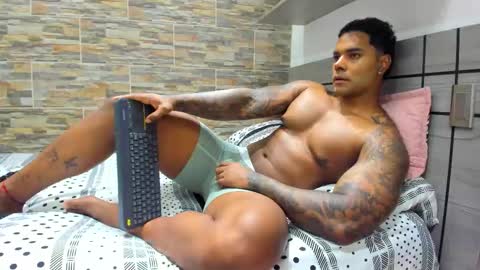 angelo_evans33 online show from September 9, 1:05 am